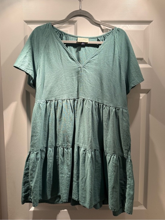 Universal Thread Dresses & Skirts - Universal Thread V-Neck Tiered dress — Seafoam